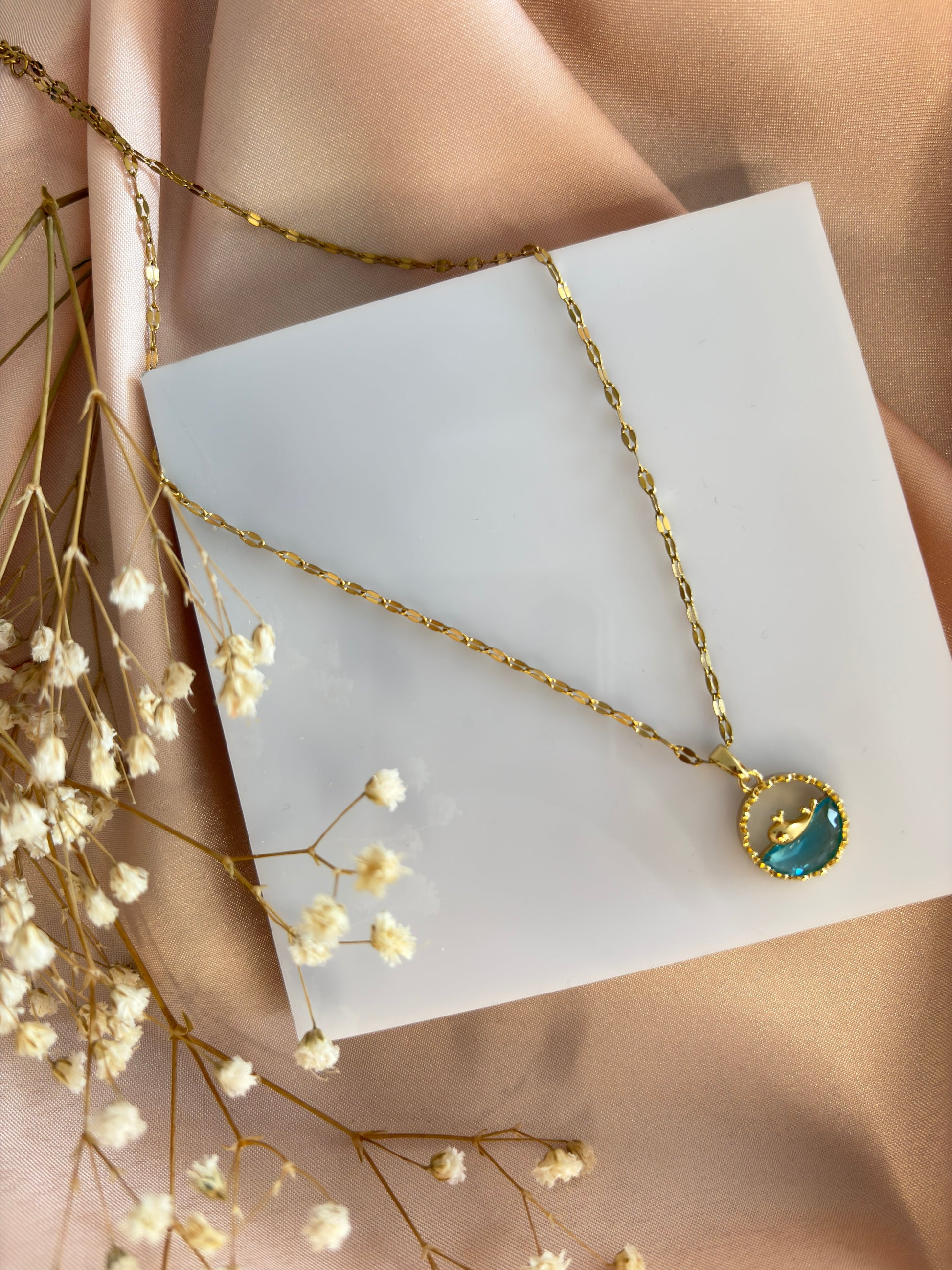 🐬 Delphora – Minimal Kolye