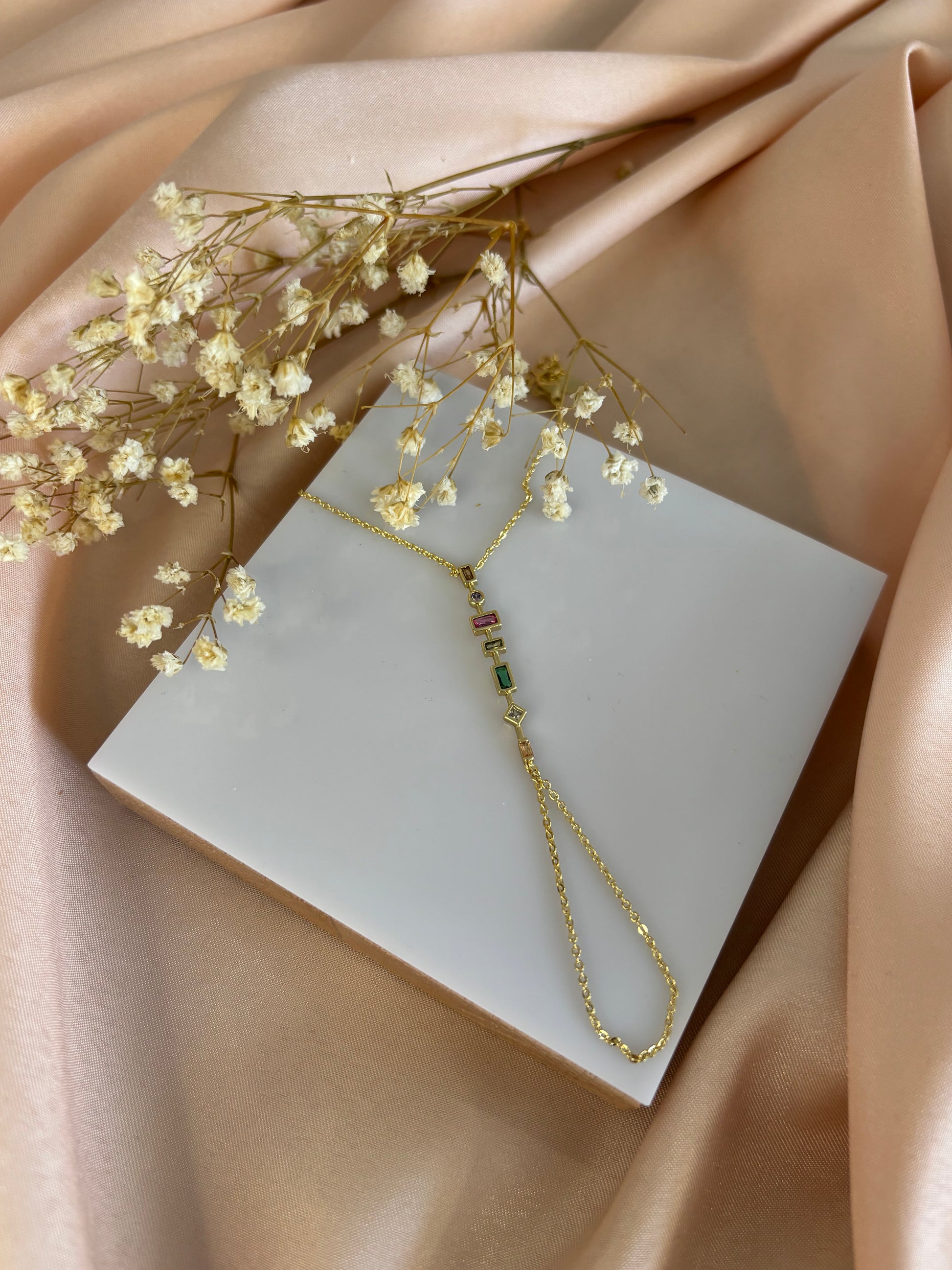 Gold Taşlı Şahmeran